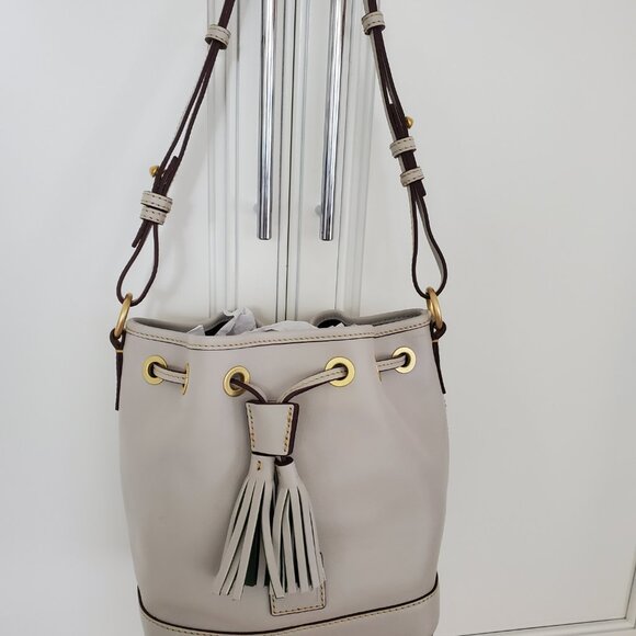 NWT Dooney and Bourke Florentine Small Drawstring & Large Zip Wristlet Ecru - Picture 2 of 16